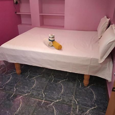 האמפי Shambhu Guest House מראה חיצוני תמונה