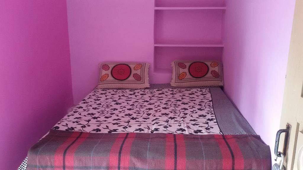 האמפי Shambhu Guest House מראה חיצוני תמונה