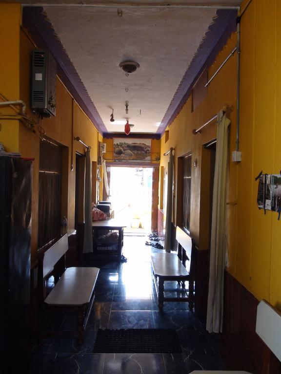 האמפי Shambhu Guest House מראה חיצוני תמונה