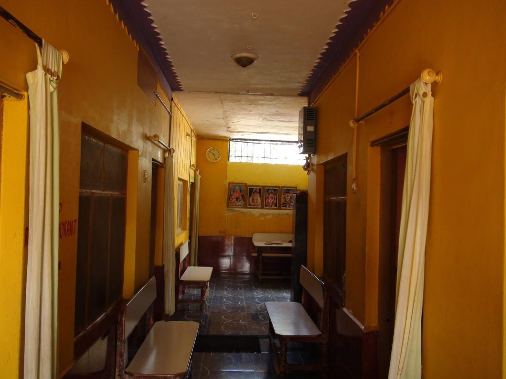 האמפי Shambhu Guest House מראה חיצוני תמונה